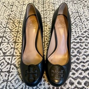 Tory Burch Black Leather Pumps